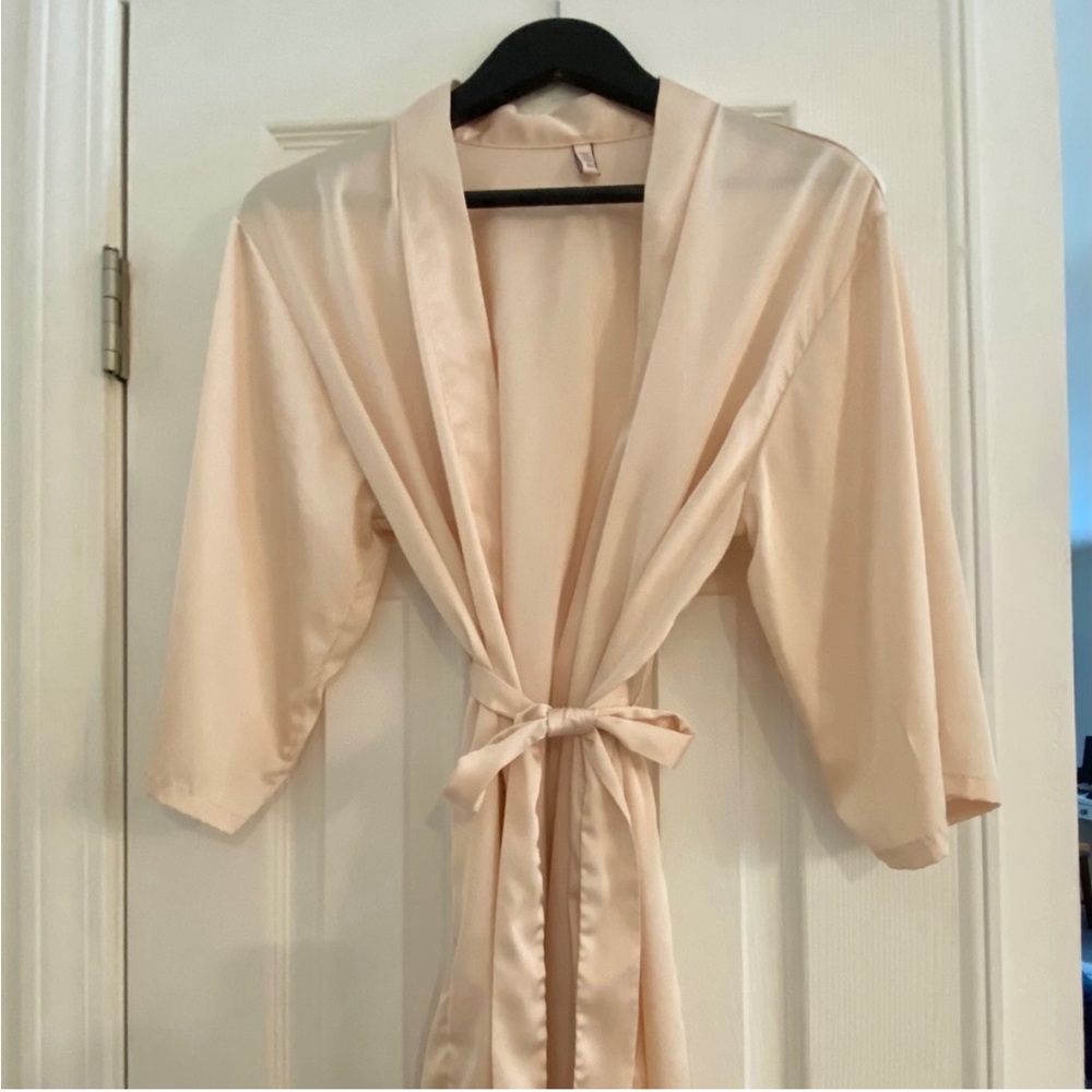 Victoria’s Secret - Champagne Satin Robe - XL